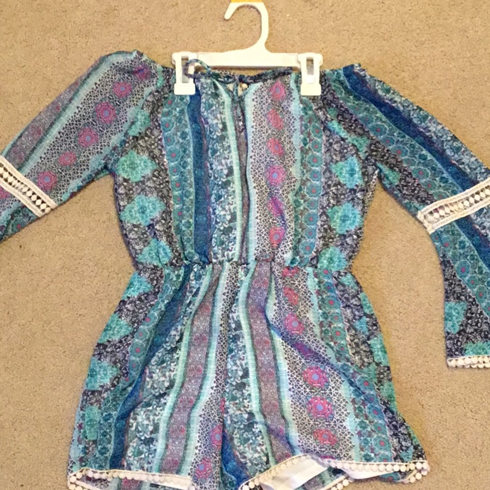 Cute off the shoulder stretchy romper